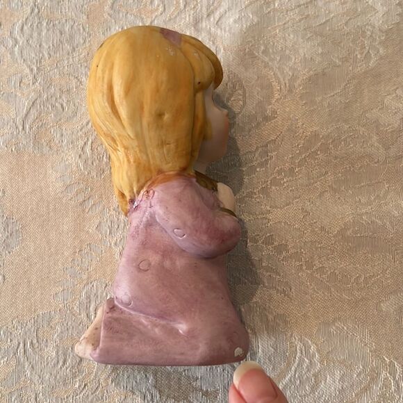 Vintage HomeCo #5211 porcelain praying girl 2 small marks see last 2 photos GVC - Picture 6 of 7